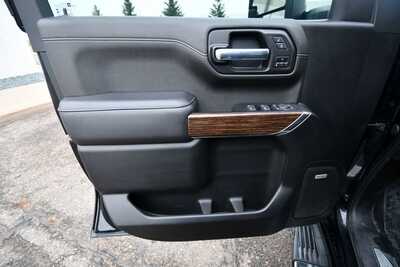2022 Chevrolet 1500 Crew Cab, $30879. Photo 11