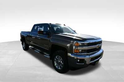 2015 Chevrolet 3500 Crew Cab, $35724. Photo 10