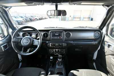 2022 Jeep Gladiator, $26844. Photo 3