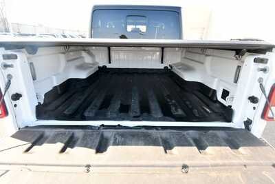 2022 Jeep Gladiator, $26844. Photo 6