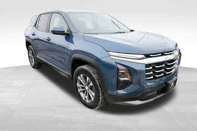 2026 Chevrolet Equinox, $29968. Photo 10