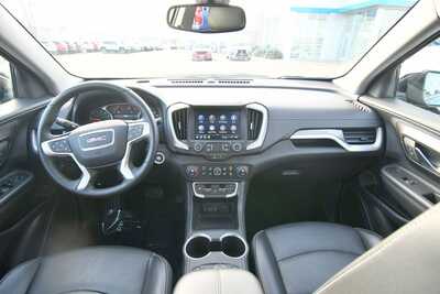 2023 GMC Terrain, $25824. Photo 3