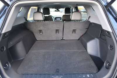 2023 GMC Terrain, $25824. Photo 6