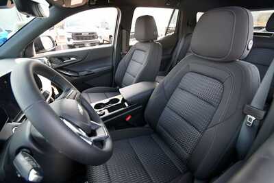 2026 Chevrolet Equinox, $35234. Photo 10