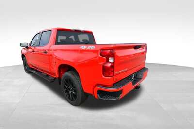 2022 Chevrolet 1500 Crew Cab, $32845. Photo 5