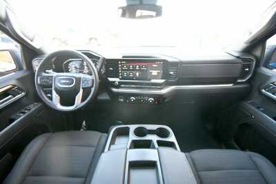 2023 GMC 1500 Crew Cab, $42107. Photo 3