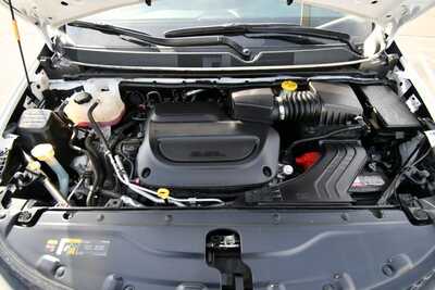 2024 Chrysler Voyager, $25612. Photo 11