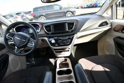 2024 Chrysler Voyager, $25612. Photo 3