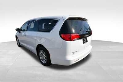2024 Chrysler Voyager, $25612. Photo 5