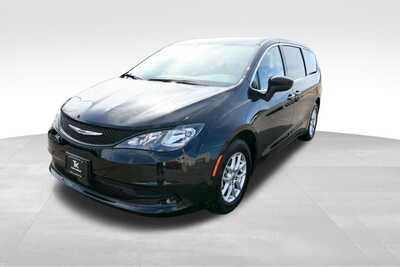 2024 Chrysler Voyager, $24614. Photo 2