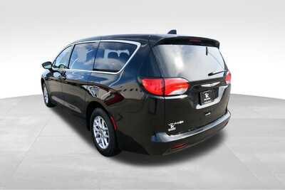 2024 Chrysler Voyager, $24614. Photo 5