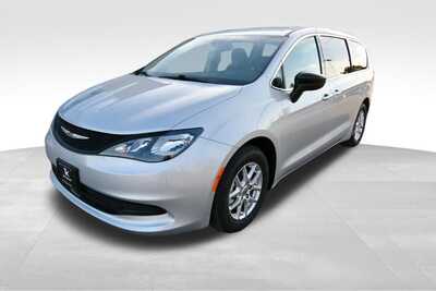 2024 Chrysler Voyager, $25097. Photo 2