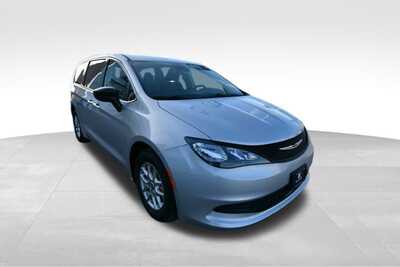 2024 Chrysler Voyager, $25097. Photo 9