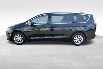 2024 Chrysler Voyager, $24876. Photo 4