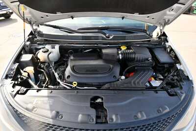 2024 Chrysler Voyager, $24763. Photo 10