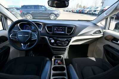 2024 Chrysler Voyager, $24763. Photo 3