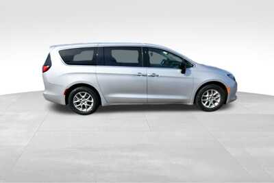 2024 Chrysler Voyager, $24763. Photo 8