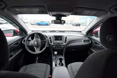 2024 Chevrolet Equinox, $23780. Photo 3