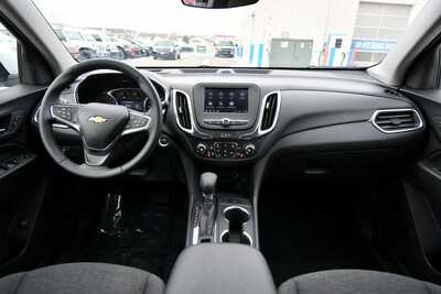 2024 Chevrolet Equinox, $26645. Photo 3
