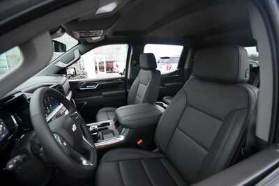 2026 Chevrolet 1500 Crew Cab, $53337. Photo 11