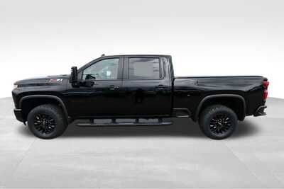 2023 Chevrolet 2500 Crew Cab, $56812. Photo 4