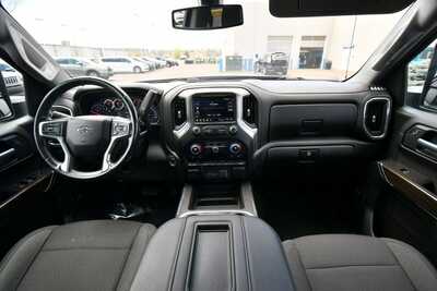 2021 Chevrolet 1500 Crew Cab, $28317. Photo 3