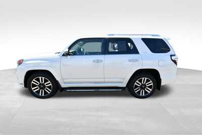 2020 Toyota 4Runner, $31347. Photo 4