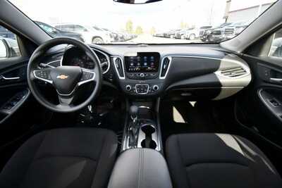 2025 Chevrolet Malibu, $19347. Photo 3