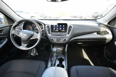 2025 Chevrolet Malibu, $19147. Photo 3