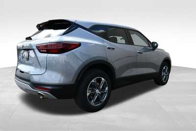 2025 Chevrolet Blazer, $28347. Photo 8