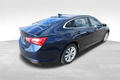 2022 Chevrolet Malibu, $17847. Photo 7