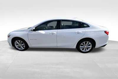 2023 Chevrolet Malibu, $17847. Photo 4
