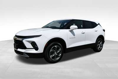 2025 Chevrolet Blazer, $29904. Photo 2