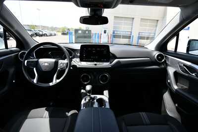 2025 Chevrolet Blazer, $29904. Photo 3