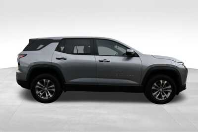 2025 Chevrolet Equinox, $27000. Photo 9