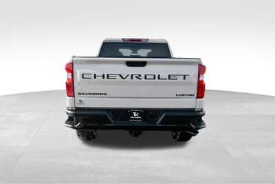 2026 Chevrolet 1500 Crew Cab, $50378. Photo 5