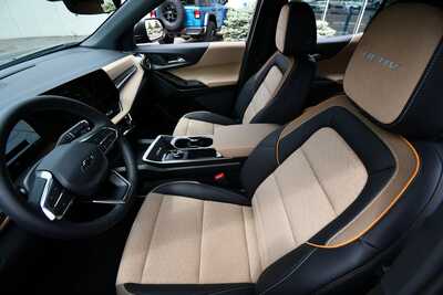 2026 Chevrolet Equinox, $39815. Photo 10
