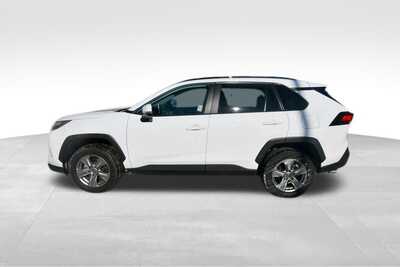 2025 Toyota RAV4, $32020. Photo 4