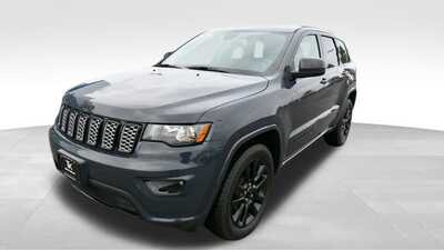 2018 Jeep Grand Cherokee, $20077. Photo 2