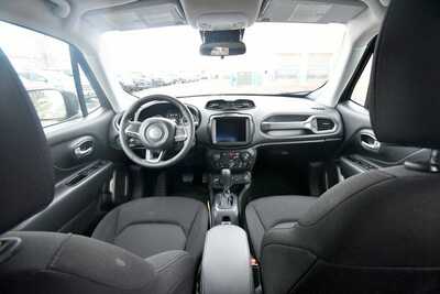 2023 Jeep Renegade, $18507. Photo 3