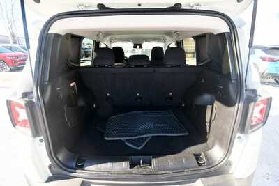 2023 Jeep Renegade, $19059. Photo 7