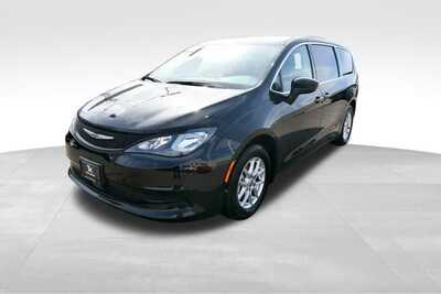2024 Chrysler Voyager, $24376. Photo 2