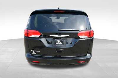 2024 Chrysler Voyager, $24376. Photo 6
