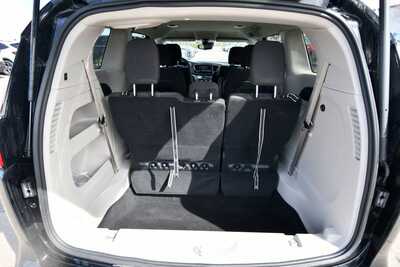 2024 Chrysler Voyager, $24376. Photo 7