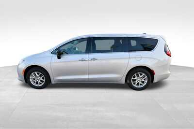 2024 Chrysler Voyager, $25097. Photo 3