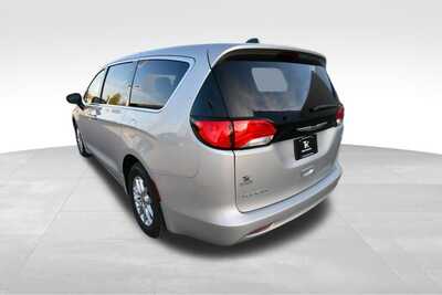 2024 Chrysler Voyager, $25097. Photo 4