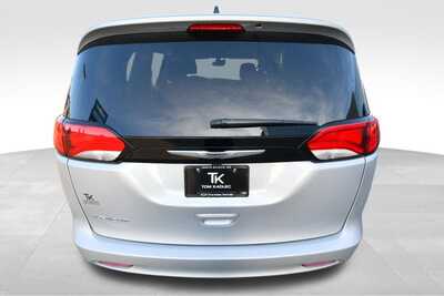 2024 Chrysler Voyager, $25097. Photo 6