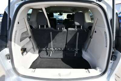 2024 Chrysler Voyager, $24763. Photo 6