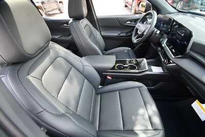 2026 Chevrolet Equinox, $37710. Photo 11