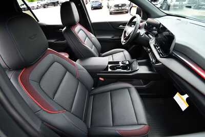 2026 Chevrolet Equinox, $40484. Photo 11